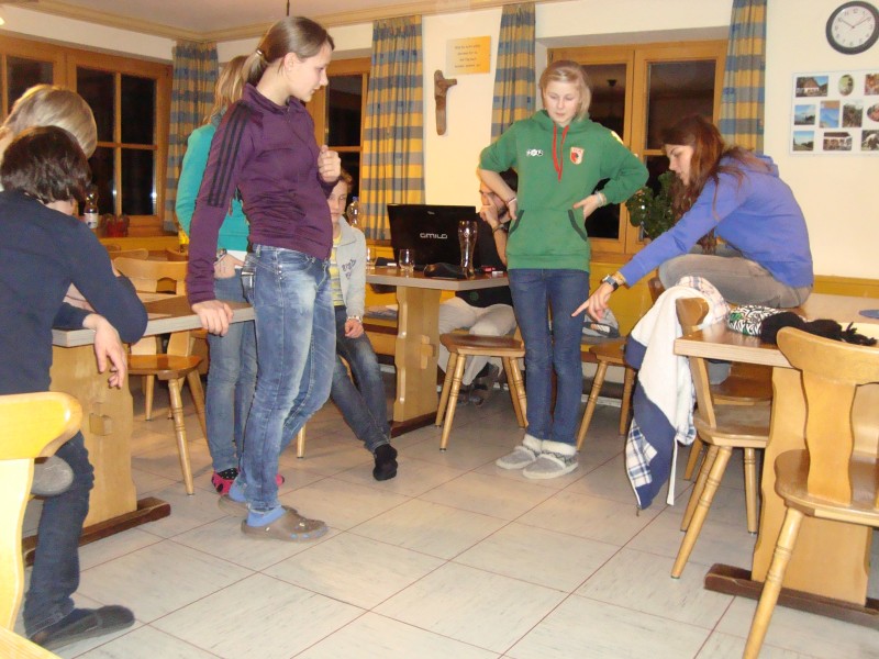 Am ersten Abend spielen wir ewig lange Pfadfinder