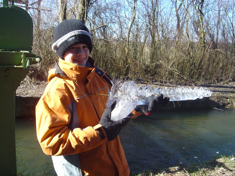 Jonas findet eine Eiswaffe