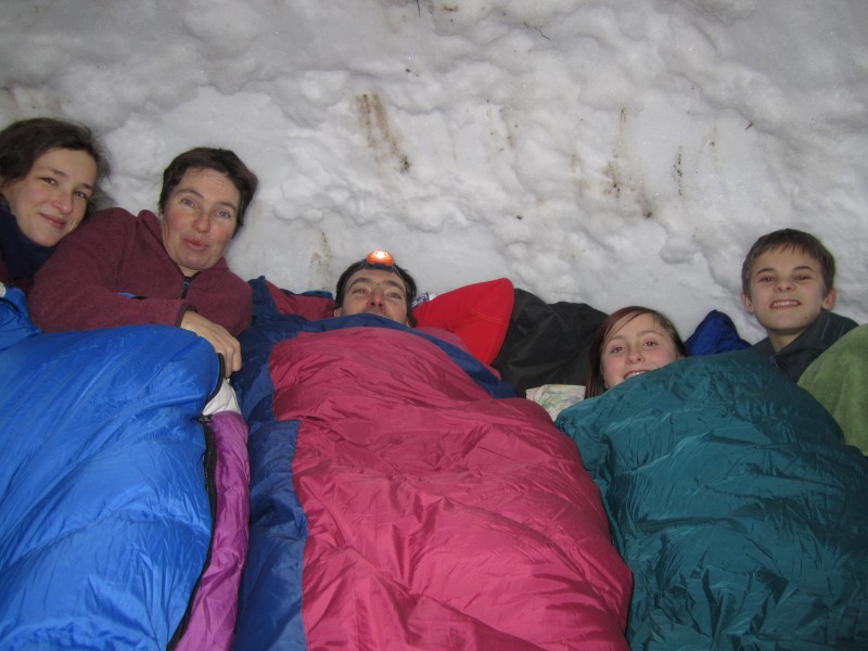Iglu 1: Marie, Nico, Ferdl, Ingrid, Alina, Kathrin