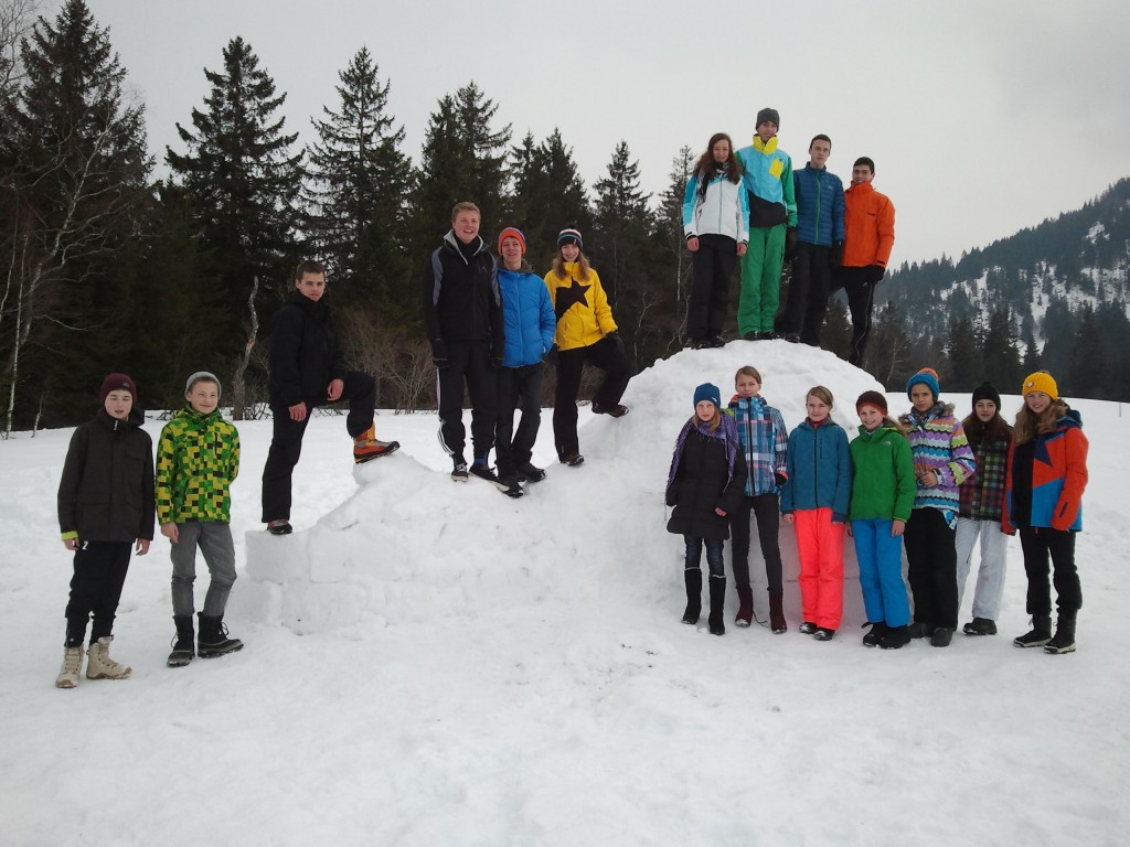 Am Morgen danach...Die Iglus halten jeder Belastung stand: das wunderschne Eskimo-Iglu