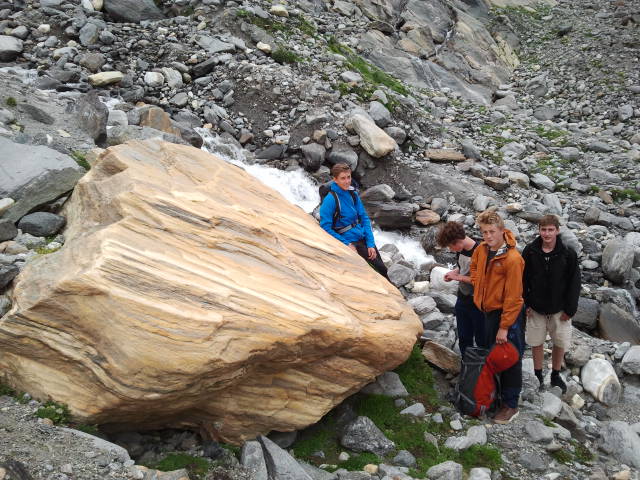 riesen Findling auf dem Gletscher