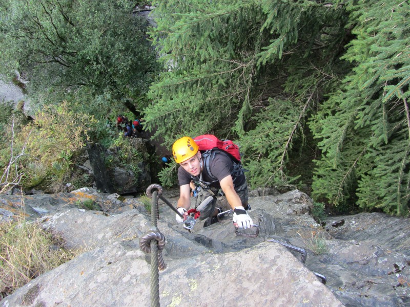 Marvin am Klettersteig
